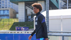 Sidi Sané darf sich bei den Profis des FC Schalke 04 präsentieren