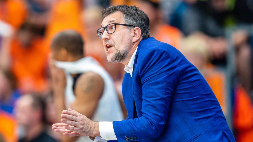 Silvano Poropat ist der Trainer des Mitteldeutschen BC Silvano Poropat ist der Trainer des Mitteldeutschen BC