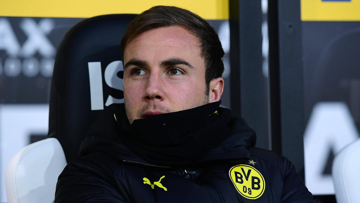 Mario Götze saß zuletzt beim BVB nur noch auf der Ersatzbank Mario Götze saß zuletzt beim BVB nur noch auf der Ersatzbank