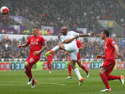 Swanseas André Ayew (M.) traf gegen Liverpool doppelt