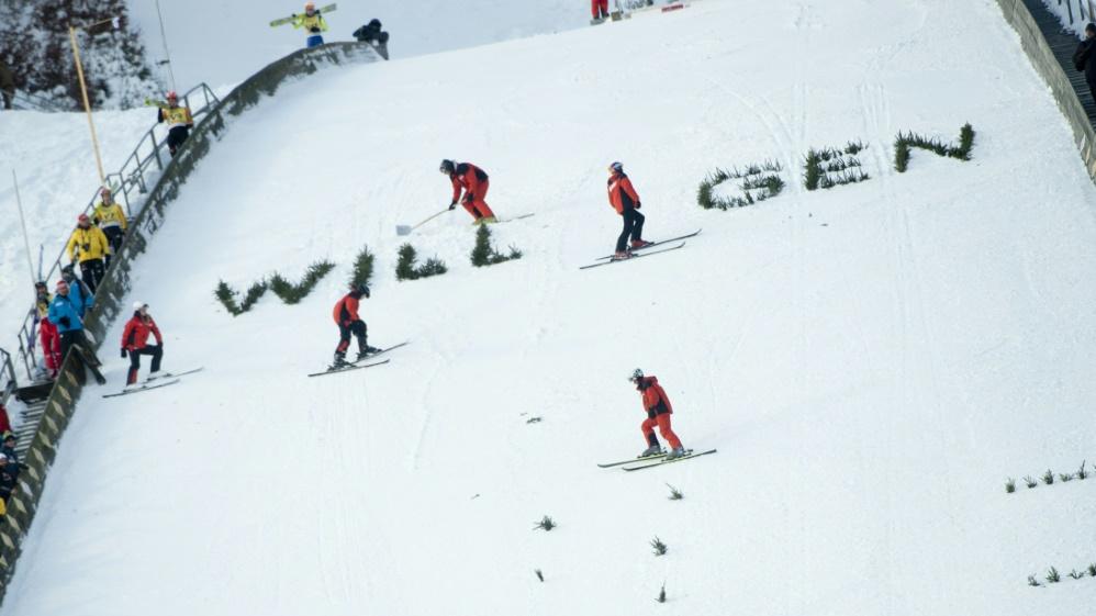 Willingen sucht nach freiwilligen Schneeräumern Willingen sucht nach freiwilligen Schneeräumern