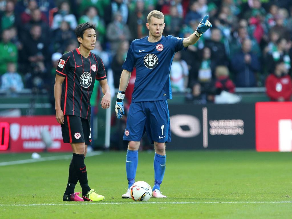 Hrádecký (r.) von Eintracht Frankfurt will die Revanche gegen Werder Bremen Hrádecký (r.) von Eintracht Frankfurt will die Revanche gegen Werder Bremen