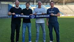 Christian Neidhart (2.v.r.) wird neuer Waldhof-Trainer