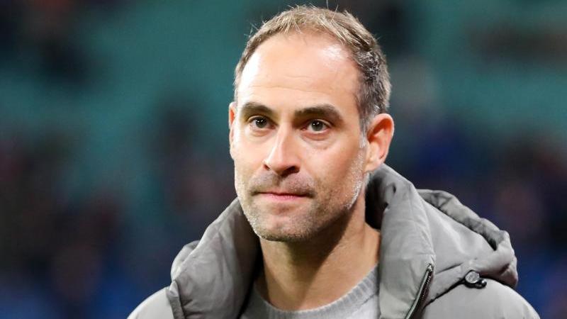 Oliver Mintzlaff erwartet weiter einen Gehaltsverzicht der Spieler von RB Leipzig Oliver Mintzlaff erwartet weiter einen Gehaltsverzicht der Spieler von RB Leipzig