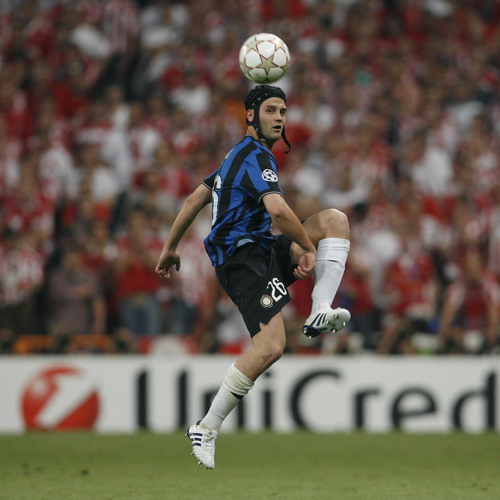 MITTELFELD: Cristian Chivu