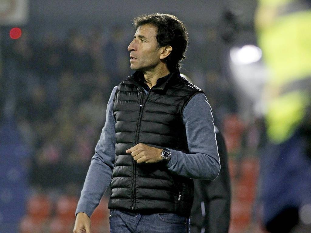 El entrenador del Real Zaragoza Luis Milla seguirá al menos una semana más, hasta Valladolid. (Foto: Imago)