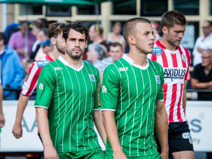 Dirk Marcellis en Jesper Drost maken zich op voor de oefenwedstrijd tussen PEC Zwolle en Sparta Rotterdam (17-07-2015). Dirk Marcellis en Jesper Drost maken zich op voor de oefenwedstrijd tussen PEC Zwolle en Sparta Rotterdam (17-07-2015).