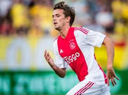 Lucas Andersen behoort niet tot de eerste selectie van Ajax en moet meespelen met Jong Ajax. In het duel met NAC Breda kan hij niet overtuigen. Hij en zijn team verliezen met 3-0. (21-08-2015)