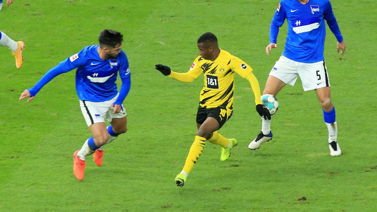 Youssoufa Moukoko gab am Samstag sein Debüt für den BVB Youssoufa Moukoko gab am Samstag sein Debüt für den BVB