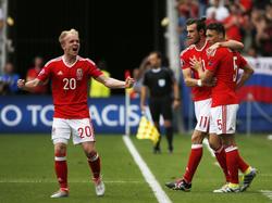 Bale celebrando su gol junto a sus compañeros. (Foto: Getty)