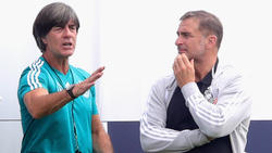 Stefan Kuntz (r.) sieht Optimierungsbedarf in der Nationalmannschaft