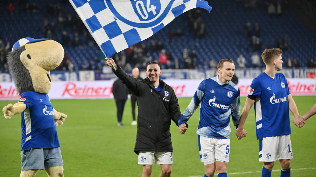 Darko Churlionov (M.) erzielte seinen zweiten Treffer für den FC Schalke Darko Churlionov (M.) erzielte seinen zweiten Treffer für den FC Schalke