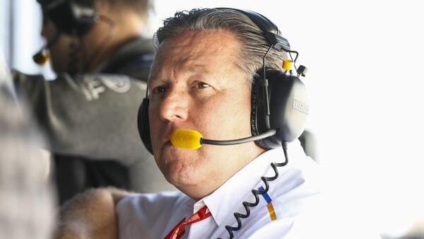 Zak Brown blickt mit gebührender Vorsicht auf die Formel-1-Saison 2020 Zak Brown blickt mit gebührender Vorsicht auf die Formel-1-Saison 2020