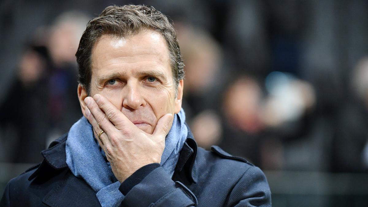 Oliver Bierhoff fordert ein Einsehen von den Bayern-Bossen Oliver Bierhoff fordert ein Einsehen von den Bayern-Bossen