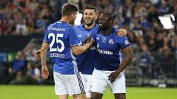 Alte Weggefährten beim FC Schalke 04: Gerald Asamoah (r.) und Klaas-Jan Huntelaar (l.)