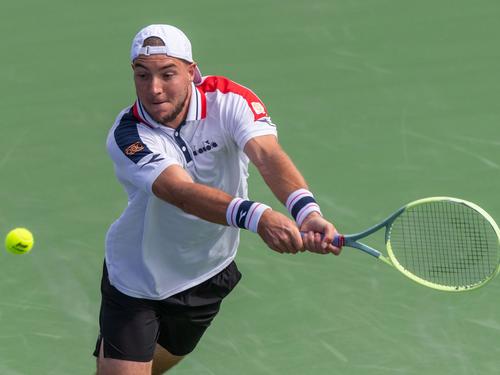Jan-Lennard Struff kämpft auf dem Platz um jeden Ball