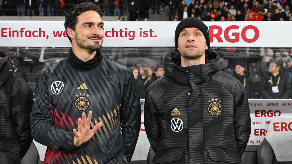 Mats Hummels (l.) und Thomas Müller spielten 2023 zum letzten Mal für die deutsche Nationalmannschaft