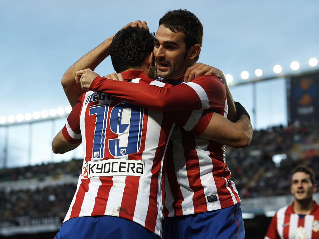 Diego Costa (l.) und Adrian Lopez bejubeln das 2:0 für Atlético Madrid