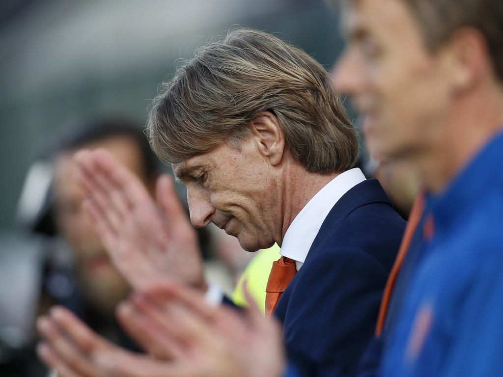 Adrie Koster overpeinst zijn pijnlijke momenten als bondscoach van Jong Oranje na de verloren wedstrijd tegen Jong Portugal. (14-10-2014)