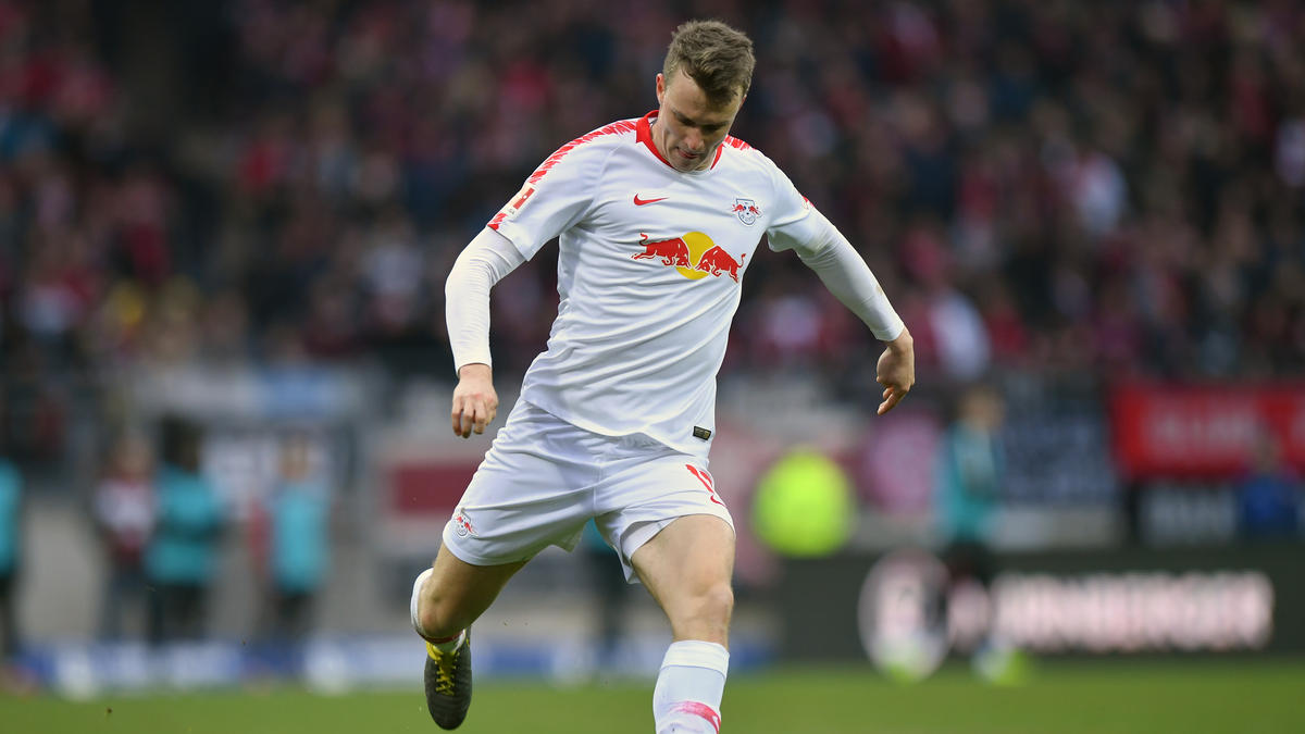 Fit für das Spiel in Leverkusen: Lukas Klostermann Fit für das Spiel in Leverkusen: Lukas Klostermann