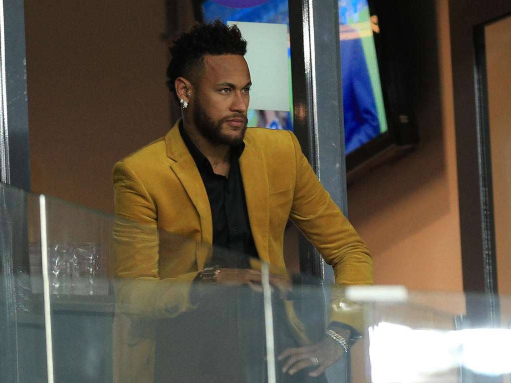 Neymar vio desde el palco el encuentro ante Argentina.