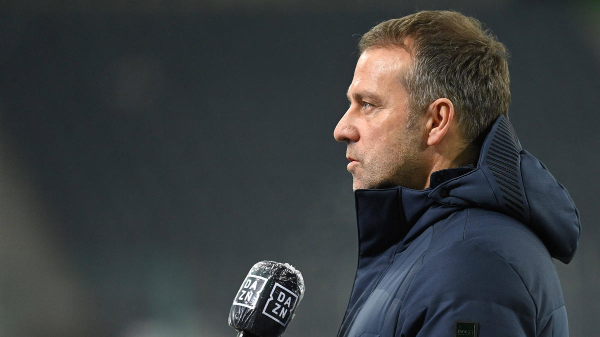 Hansi Flick steht mit dem FC Bayern unter Druck Hansi Flick steht mit dem FC Bayern unter Druck