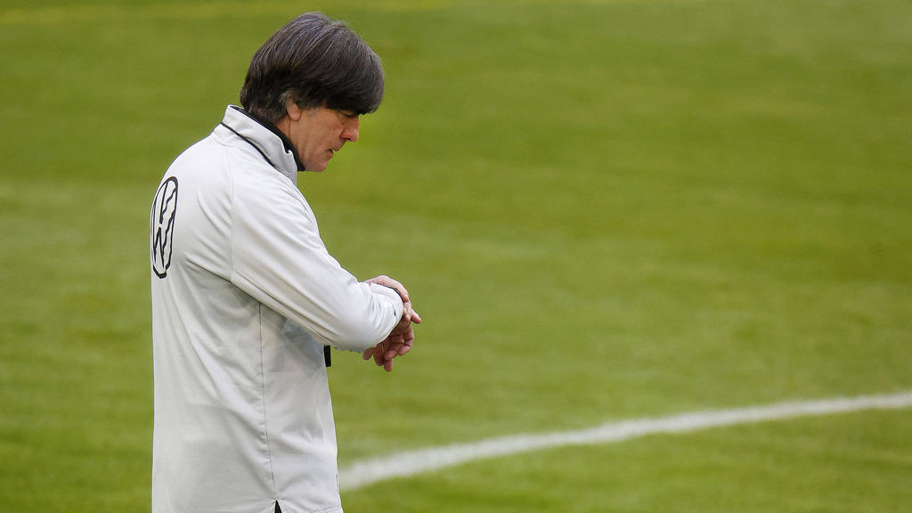 Wie geht es für Bundestrainer Joachim Löw nach der EURO weiter?