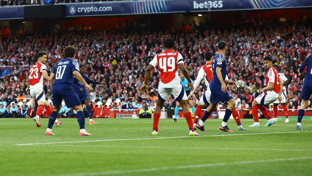 Paris Saint-Germain schlägt Arsenal dank Dembélé