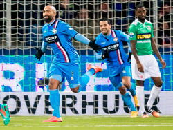 Samuel Armenteros (l.) juicht, want hij heeft zojuist de 0-1 op het scorebord gezet in de wedstrijd FC Dordrecht - Willem II. (28-11-2014)