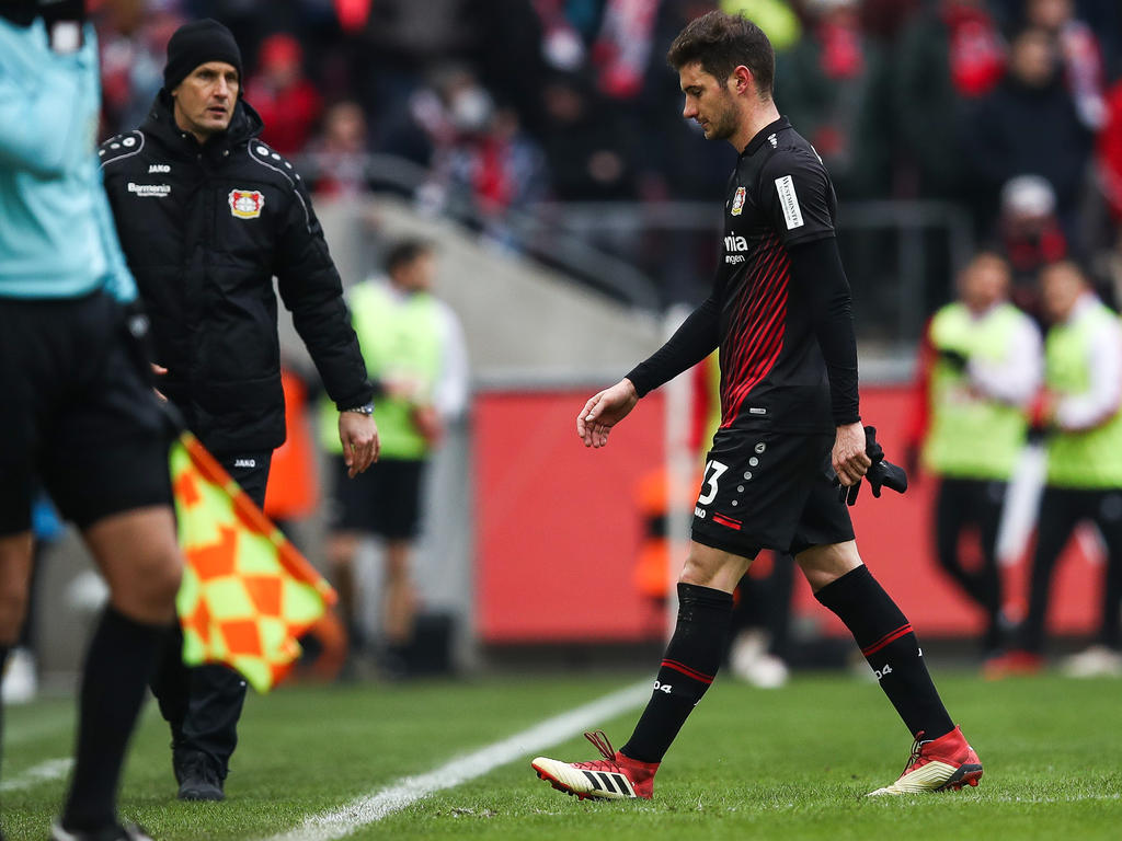 Lucas Alario flog gegen den 1. FC Köln vom Platz