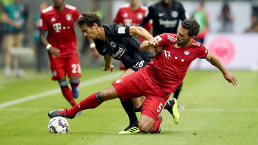 Mats Hummels vom FC Bayern hätte im Supercup die Rote Karte sehen müssen