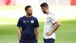 Mark Uth (re.) hat gegen Schalkes Ex-Coach Domenico Tedesco nachgetreten