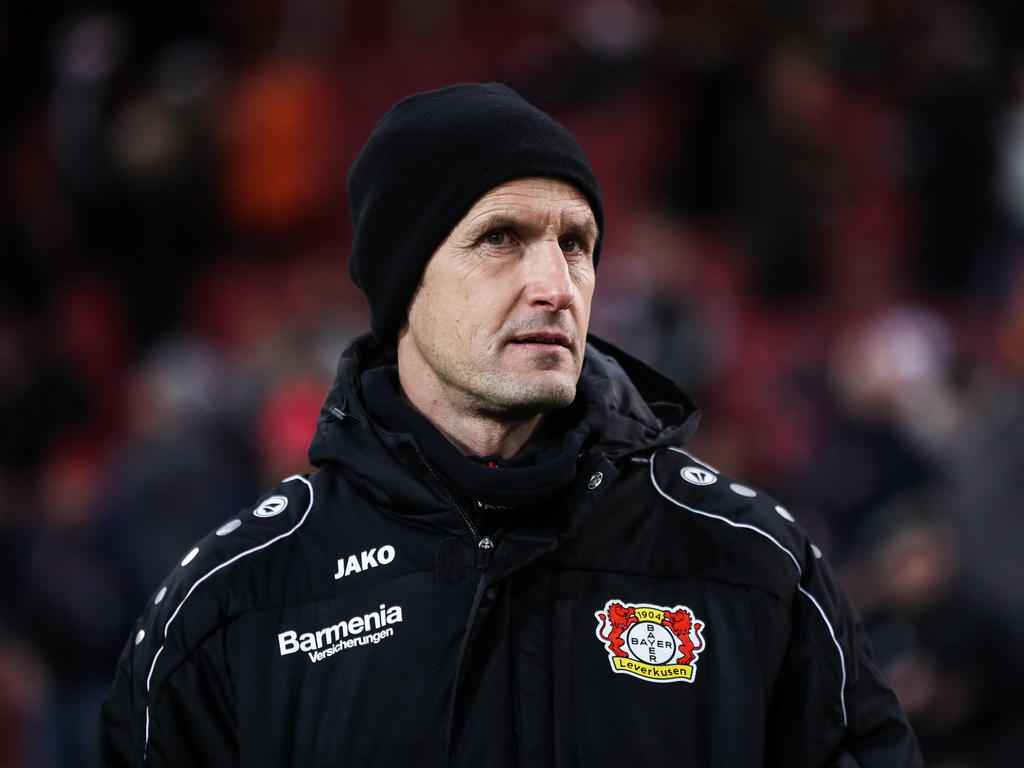 Leverkusens Trainer Heiko Herrlich wurde auf die Tribüne verwiesen