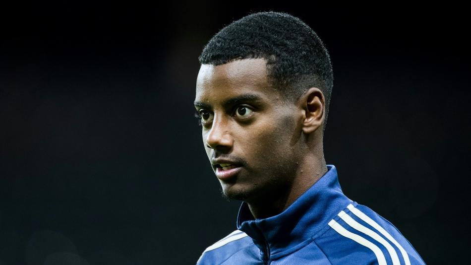 Ex-BVB-Star Alexander Isak wurde in Bukarest Opfer rassistischer Anfeindungen Ex-BVB-Star Alexander Isak wurde in Bukarest Opfer rassistischer Anfeindungen