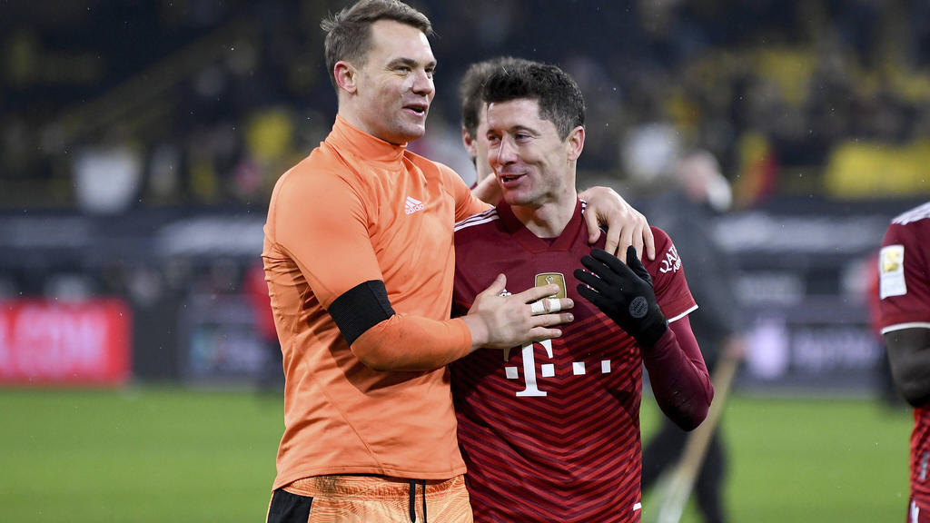 Manuel Neuer (l.) spielt seit acht Jahren mit Robert Lewandowski beim FC Bayern Manuel Neuer (l.) spielt seit acht Jahren mit Robert Lewandowski beim FC Bayern