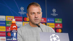 Hansi Flick vom FC Bayern beantwortet die Fragen der Journalisten