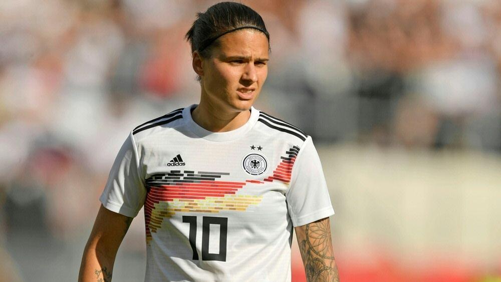 DFB-Frauen: Dzsenifer Marozsán sieht Video-Assistenten ...
