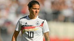 Dzsenifer Marozsán steht dem Video-Assistenten kritisch gegenüber
