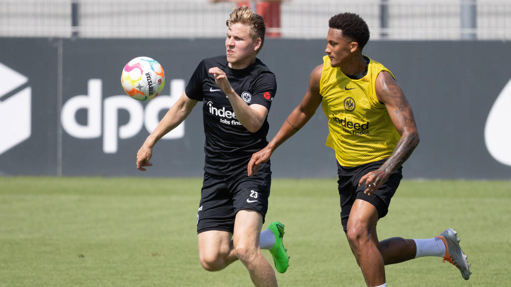 Jens Petter Hauge (l.) soll Eintracht Frankfurt wieder verlassen