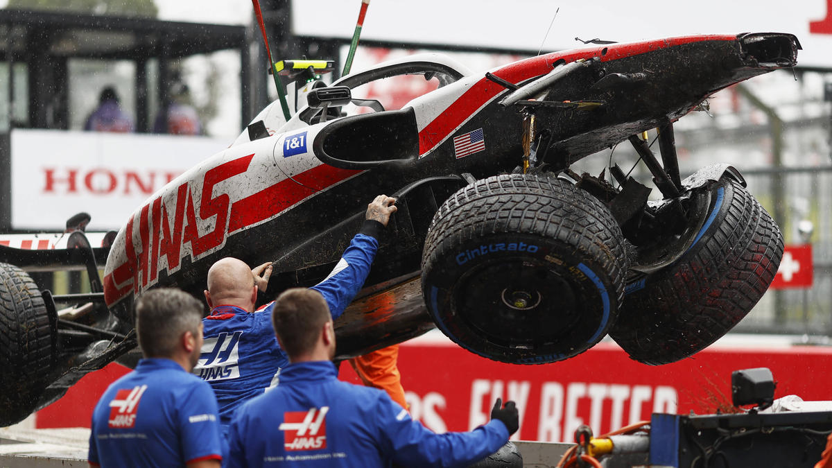 Forma 1 |  Accidente de Schumacher en Suzuka-Regen - Alonso arriba