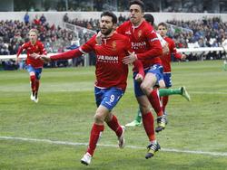 Borja Bastón celebra un gol conseguido en Santander con el Real Zaragoza. (Foto: Imago)