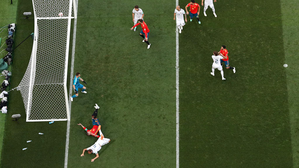 1:0 für Spanien: Der Ball zappelt im Netz