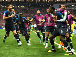 Los jugadores fracedes celebran el gol de Pogba. (Foto: Getty)