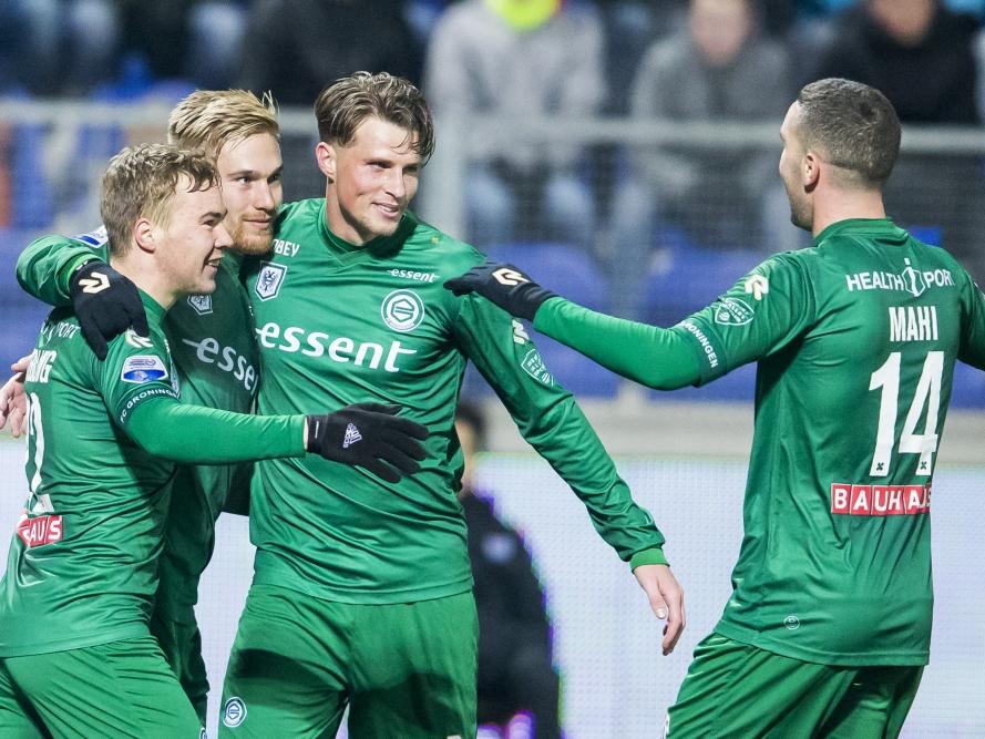 FC Groningen viert de 0-2 van Tom van Weert (tweede van links) tijdens het competitieduel met PEC Zwolle (26-11-2016).