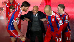 Xabi Alonso (l.) könnte Co-Trainer von Pep Guardiola werden