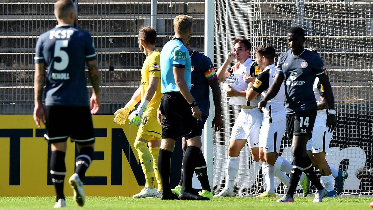 FC St. Pauli blamiert sich im DFB-Pokal FC St. Pauli blamiert sich im DFB-Pokal