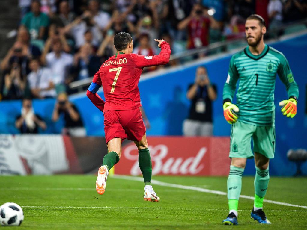 Ronaldo anota frente a De Gea en el Mundial de Rusia.