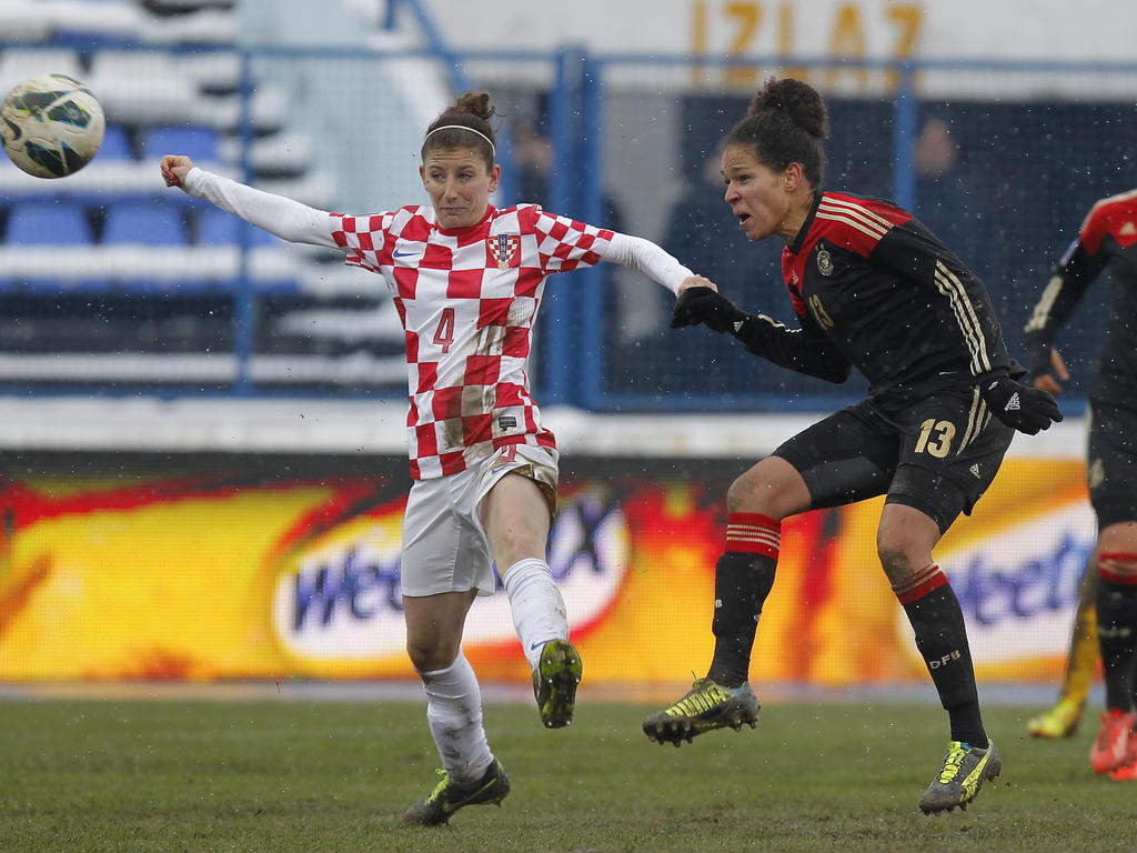 Célia Šašić (r.) traf in der 13. Minute zum 2:0