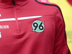 Hannover 96 hat mit Niklas Feierabend verlängert