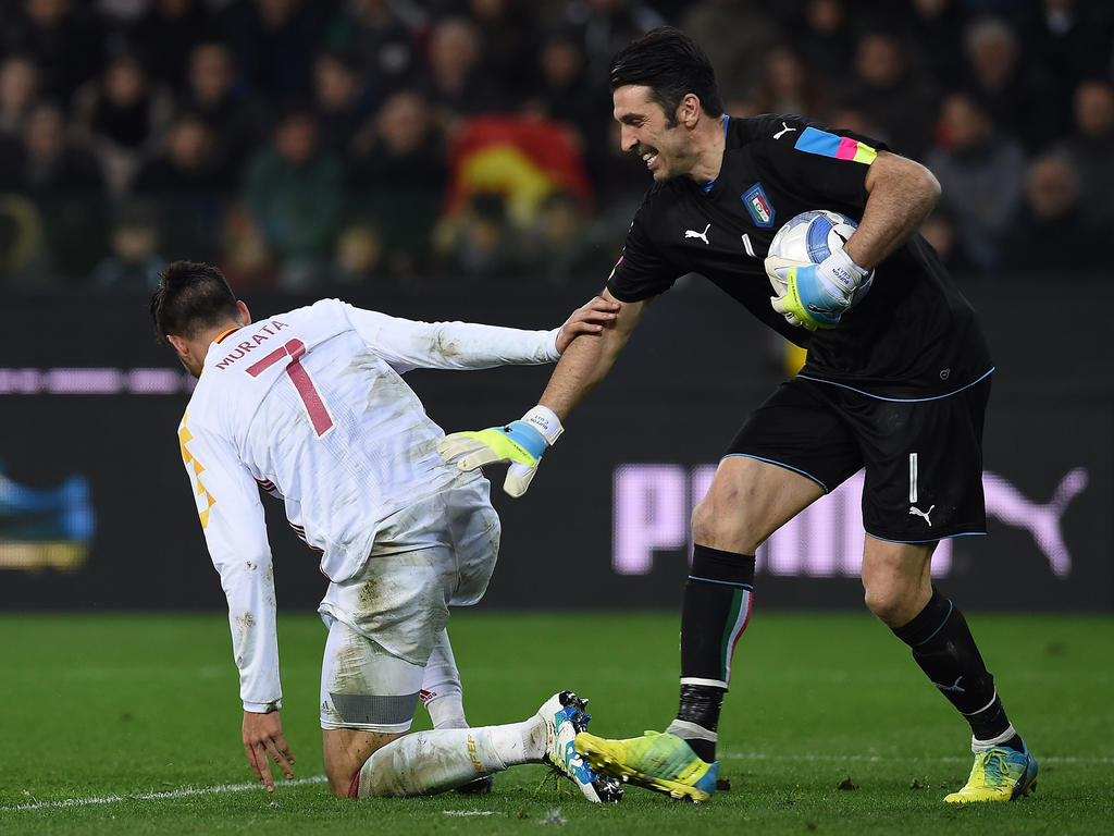Morata tendrá la ventaja de saber lo que es jugar contra tres centrales. (Foto: Getty) Morata tendrá la ventaja de saber lo que es jugar contra tres centrales. (Foto: Getty)